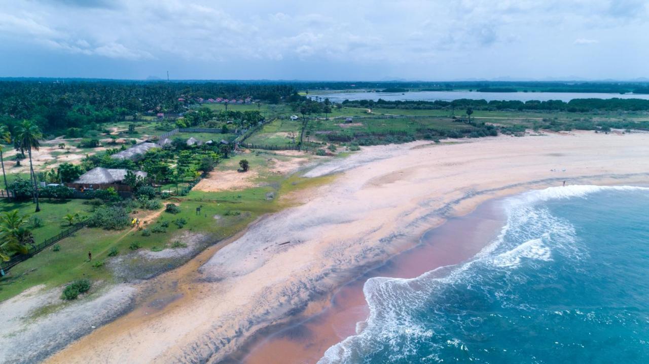 Blue Waters Hotel Arugam Bay Luaran gambar